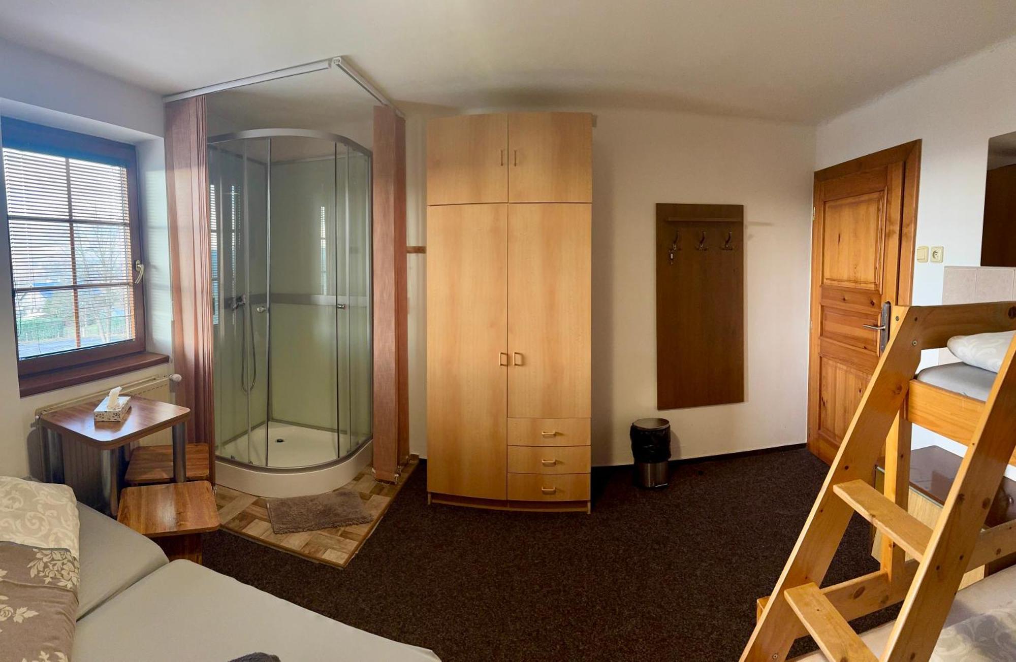 Resort Mezna Хренско Экстерьер фото